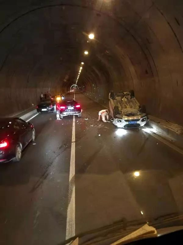 “昨日厦门发生最新交通事故报道”